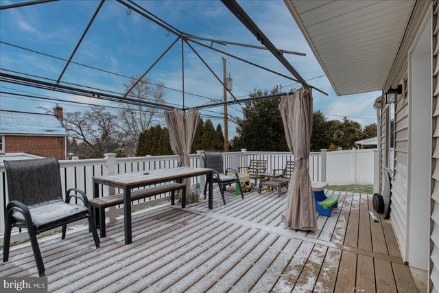 2323 S GILINGER RD, Lafayette Hill, PA 19444