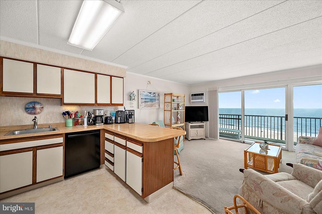 Image 11 of property listing at 5801 ATLANTIC AVE #608, Ocean City, MD 21842