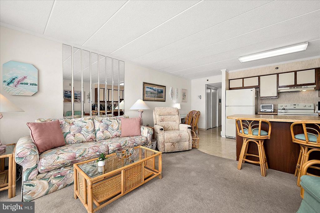 Image 5 of property listing at 5801 ATLANTIC AVE #608, Ocean City, MD 21842
