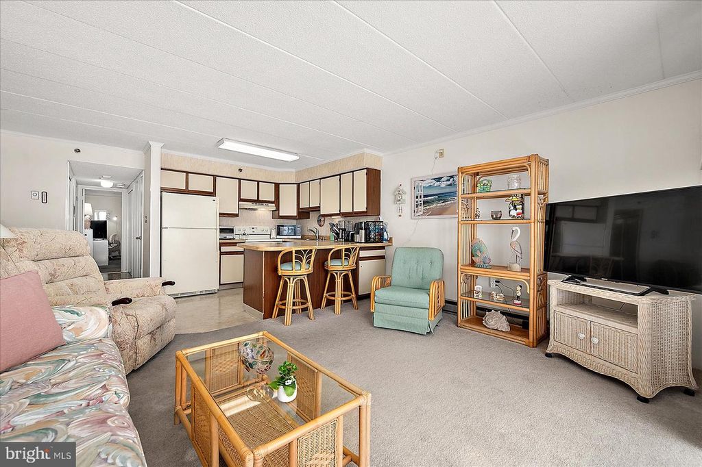 Image 6 of property listing at 5801 ATLANTIC AVE #608, Ocean City, MD 21842