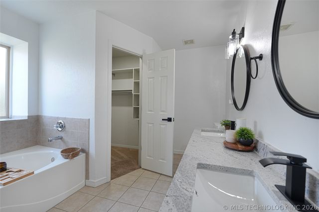 3309 E Irvington Street, Broken Arrow, OK 74014