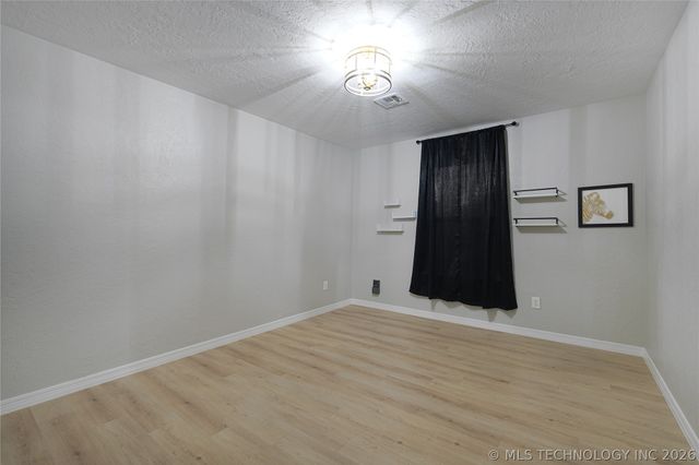 3309 E Irvington Street, Broken Arrow, OK 74014