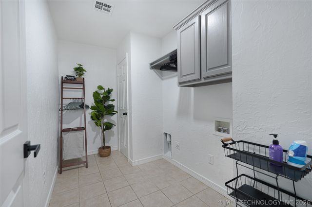 3309 E Irvington Street, Broken Arrow, OK 74014