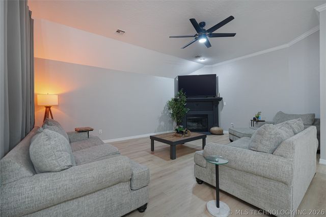 3309 E Irvington Street, Broken Arrow, OK 74014