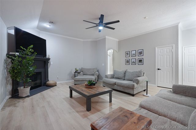 3309 E Irvington Street, Broken Arrow, OK 74014