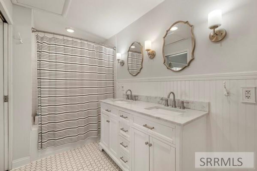 Image 11 of property listing at 3347 E 100 N, Rigby, ID 83422