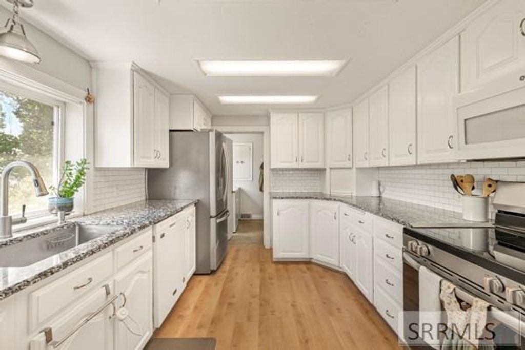 Image 3 of property listing at 3347 E 100 N, Rigby, ID 83422