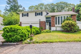 79 E Deer Park Road, Dix Hills, NY 11746