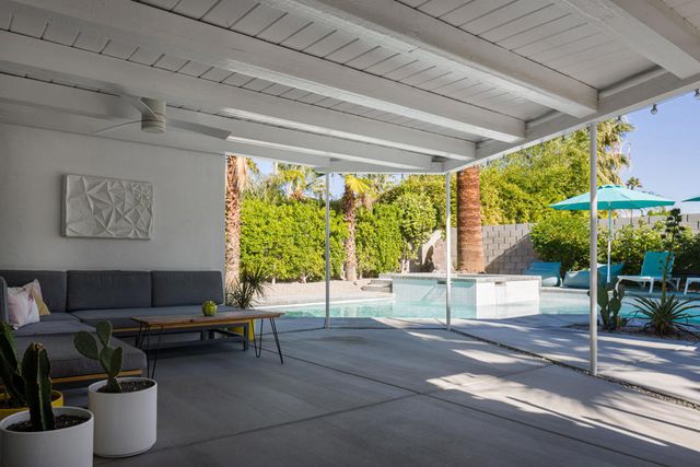 748 N Calle Rolph, Palm Springs, CA 92262