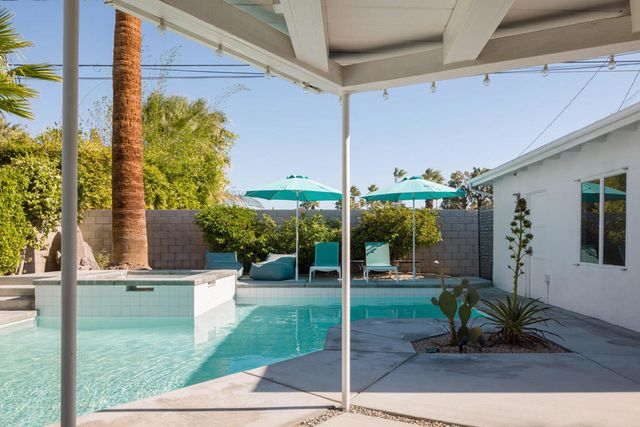748 N Calle Rolph, Palm Springs, CA 92262