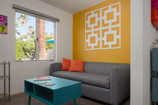 748 N Calle Rolph, Palm Springs, CA 92262