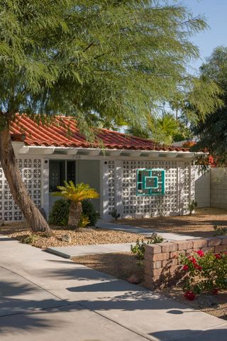 748 N Calle Rolph, Palm Springs, CA 92262