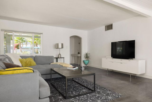 748 N Calle Rolph, Palm Springs, CA 92262