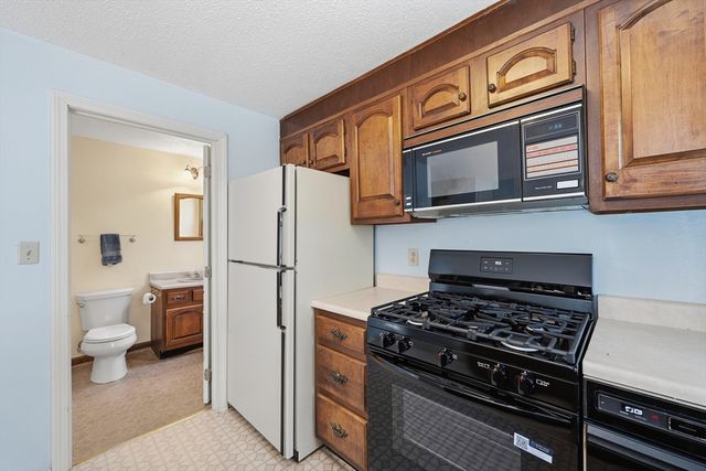 506 Wellman Ave 506, Chelmsford, MA 01863