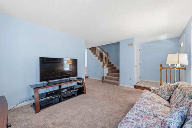 506 Wellman Ave 506, Chelmsford, MA 01863