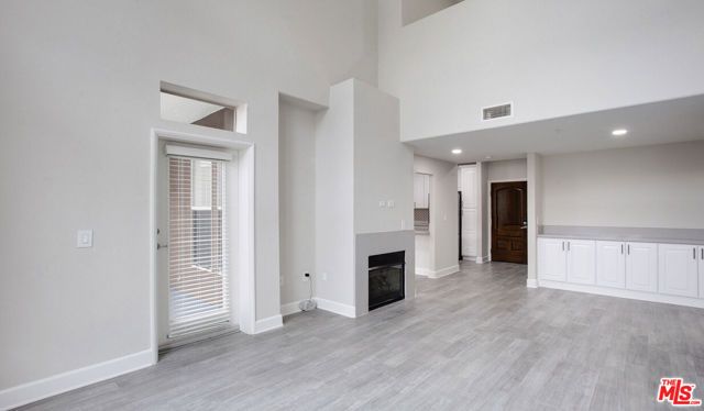 6280 W 3rd Street 4-409, Los Angeles, CA 90036