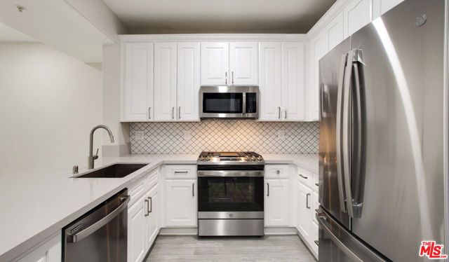 6280 W 3rd Street 4-409, Los Angeles, CA 90036