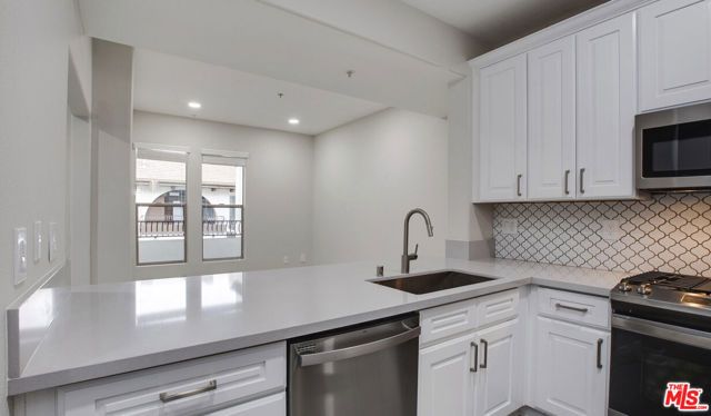 6280 W 3rd Street 4-409, Los Angeles, CA 90036