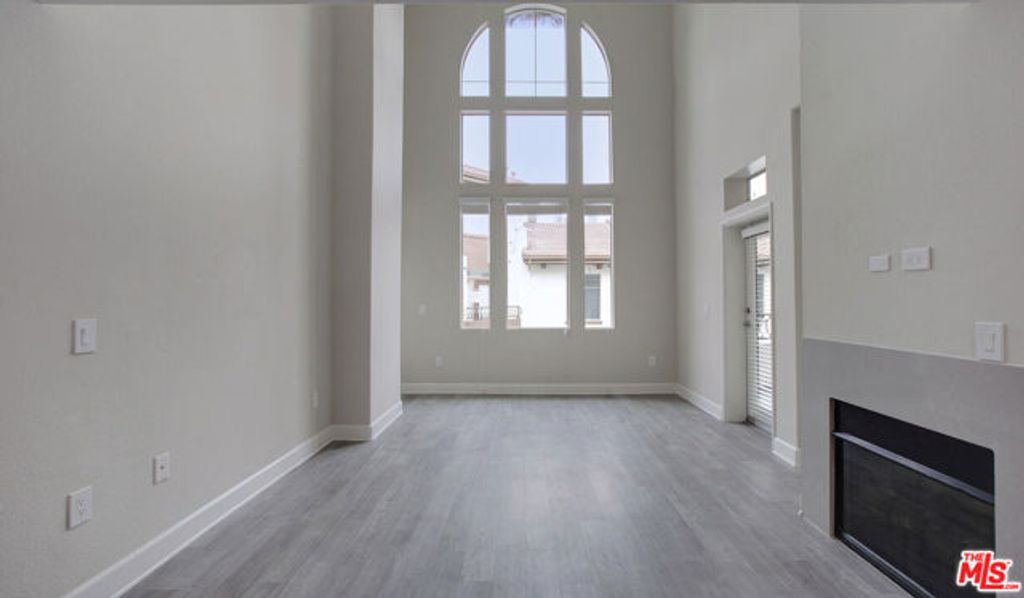 6280 W 3rd Street 4-409, Los Angeles, CA 90036