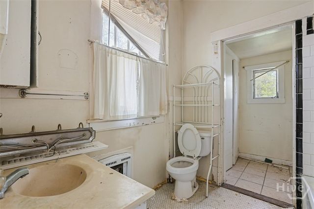 630 E 40th Street, Savannah, GA 31401