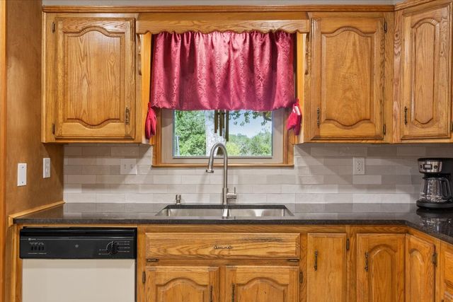 109 Hilltop Street, Riesel, TX 76682