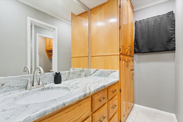 109 Hilltop Street, Riesel, TX 76682