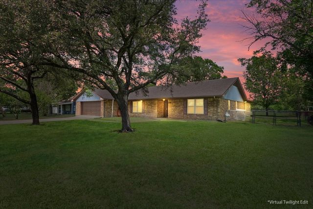 109 Hilltop Street, Riesel, TX 76682