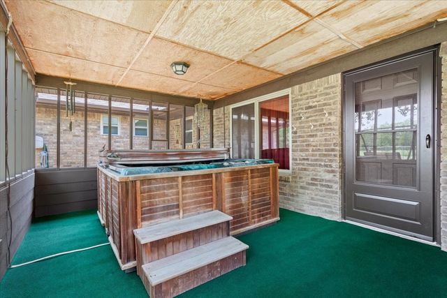 109 Hilltop Street, Riesel, TX 76682