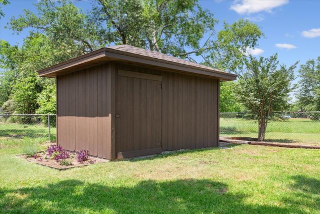 109 Hilltop Street, Riesel, TX 76682