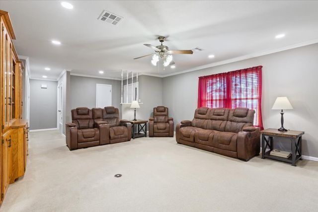 109 Hilltop Street, Riesel, TX 76682