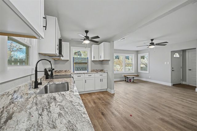 4220 Ramey Avenue, Fort Worth, TX 76105