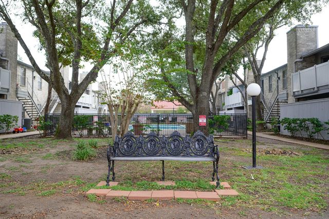 10733 Braes Bend Drive 10733, Houston, TX 77071