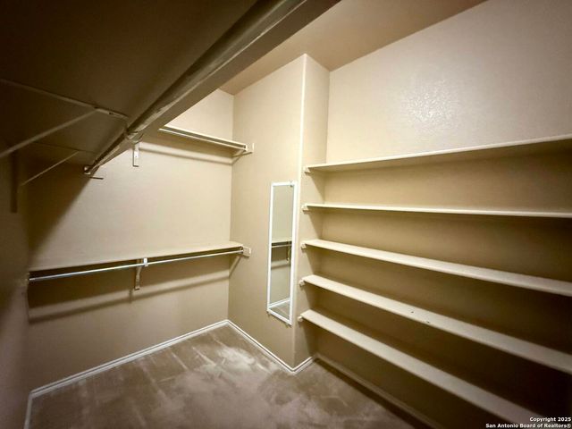 8018 Grissom Crst, San Antonio, TX 78251