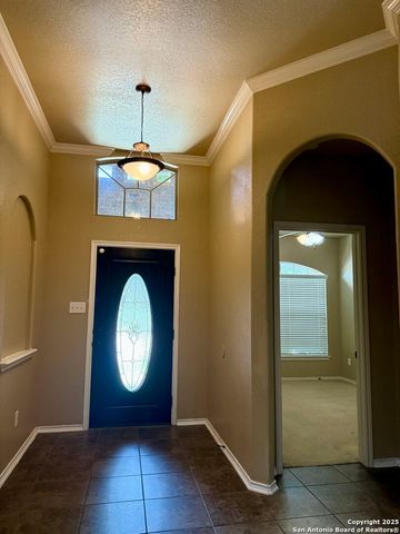 8018 Grissom Crst, San Antonio, TX 78251