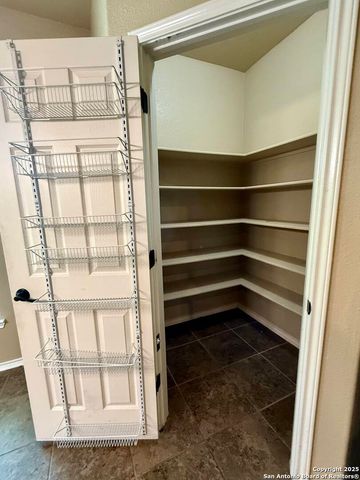 8018 Grissom Crst, San Antonio, TX 78251