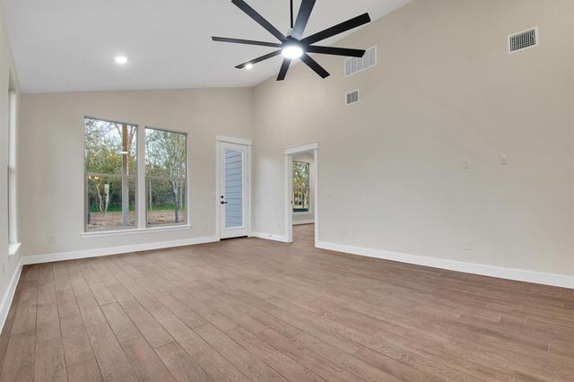 336 Nene LN, Bastrop, TX 78602