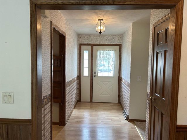 919 N Wuthering Hills Drive, Janesville, WI 53546
