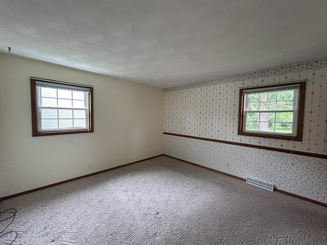 919 N Wuthering Hills Drive, Janesville, WI 53546