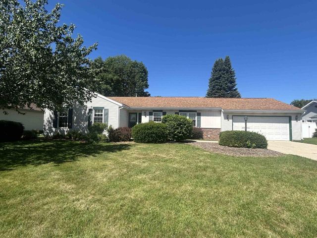 919 N Wuthering Hills Drive, Janesville, WI 53546