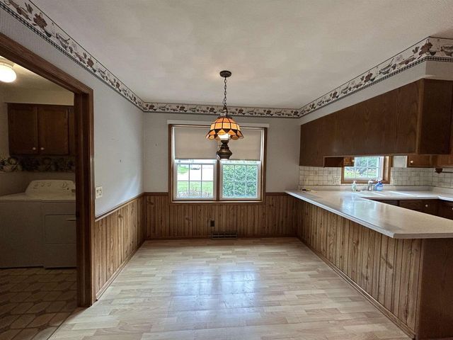 919 N Wuthering Hills Drive, Janesville, WI 53546
