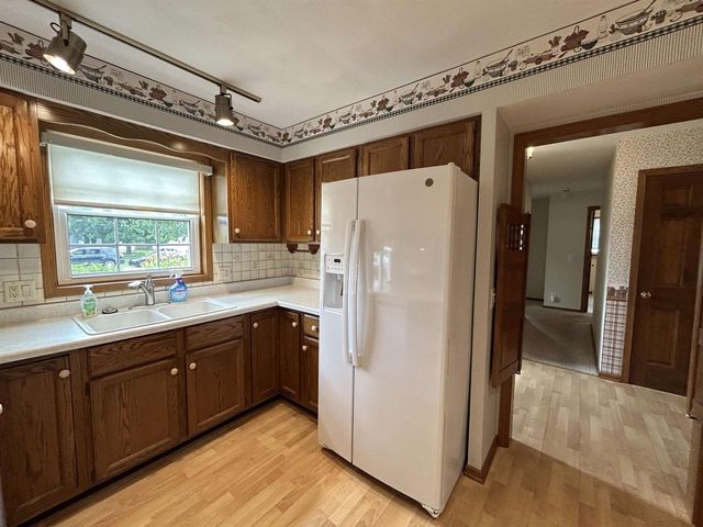 919 N Wuthering Hills Drive, Janesville, WI 53546