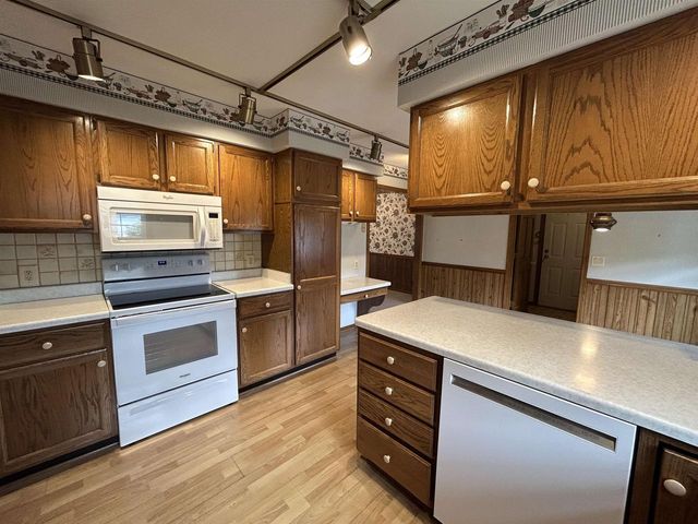 919 N Wuthering Hills Drive, Janesville, WI 53546