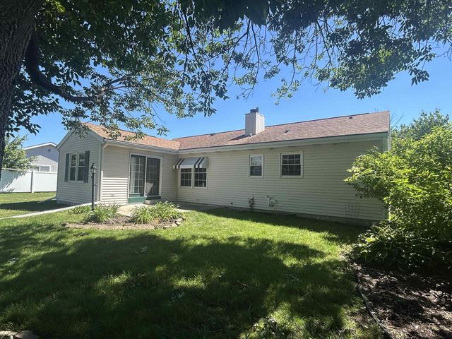 919 N Wuthering Hills Drive, Janesville, WI 53546
