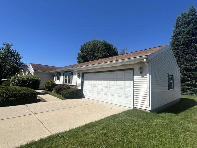 919 N Wuthering Hills Drive, Janesville, WI 53546