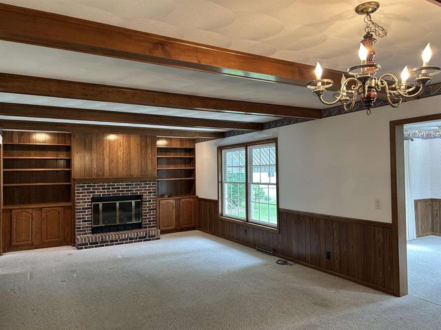 919 N Wuthering Hills Drive, Janesville, WI 53546