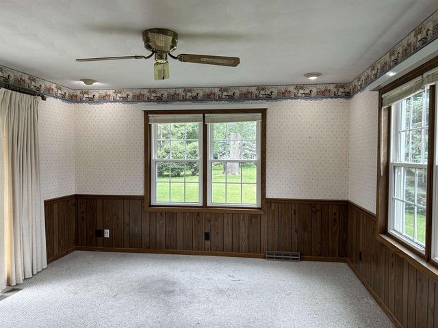 919 N Wuthering Hills Drive, Janesville, WI 53546