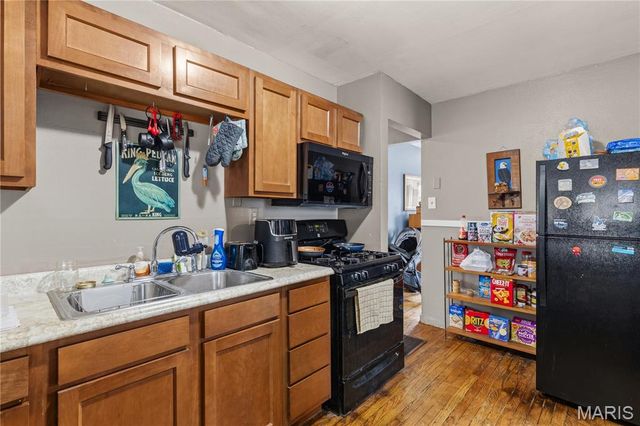 10812 Saint Francis Lane, St Louis, MO 63074