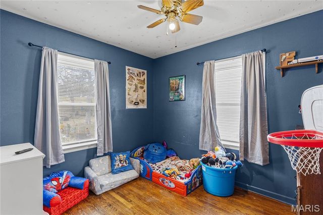 10812 Saint Francis Lane, St Louis, MO 63074