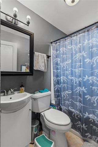 10812 Saint Francis Lane, St Louis, MO 63074