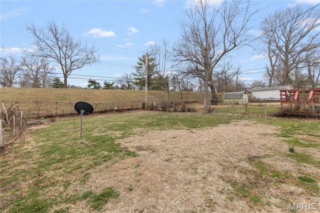 10812 Saint Francis Lane, St Louis, MO 63074